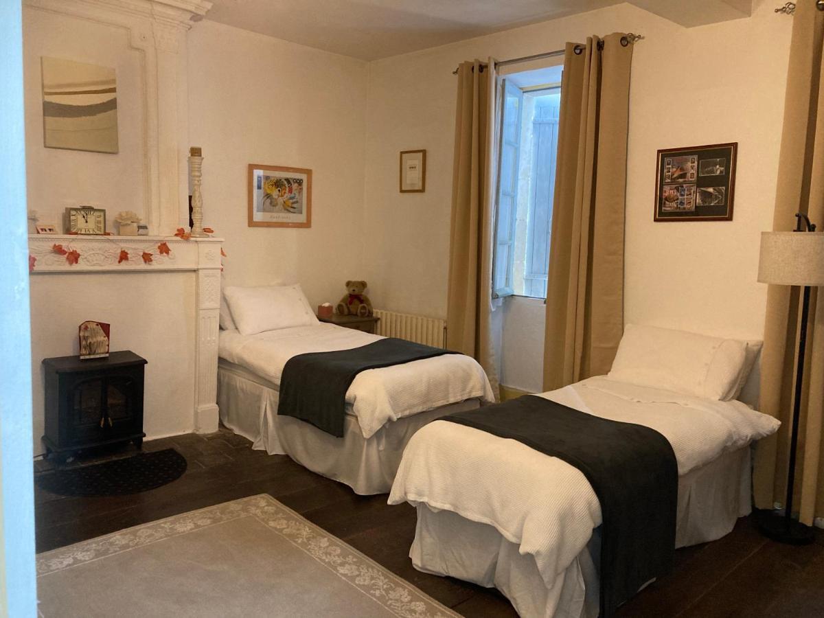 7 Dagnaud De La Tude Our Family Farmhouse Style Home With En-Suite Montboyer Luaran gambar